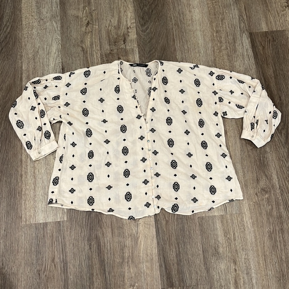 Zara White and Black Patterned Blouse